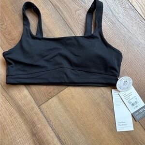 Vuori Black Scoop Sports Bra! NWT! Retails $68